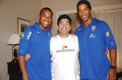 Robinho+Ronaldinho+Maradona